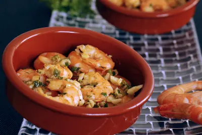 Tajine de crevettes à l’ail et au persil